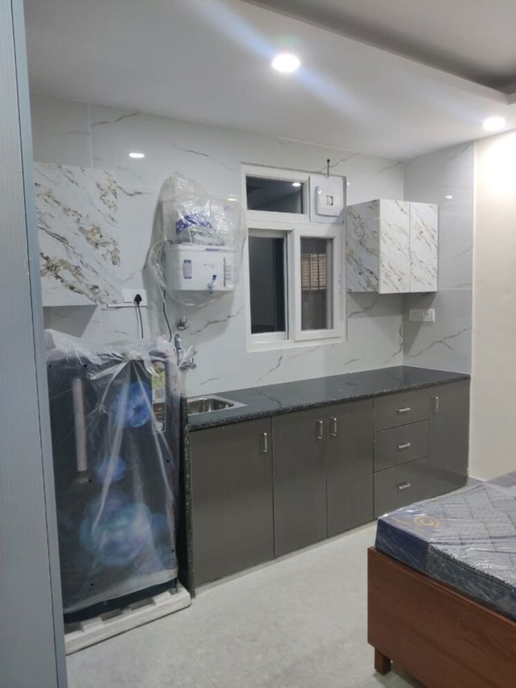 Kitchen, east of kailash 1 RK 500 Sq.Ft. Builder Floor In East Of Kailash Delhi 9819769