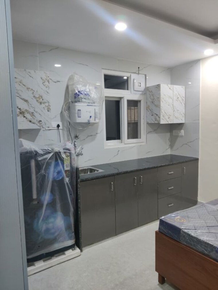 Kitchen, east of kailash 1 RK 500 Sq.Ft. Builder Floor In East Of Kailash Delhi 9819769