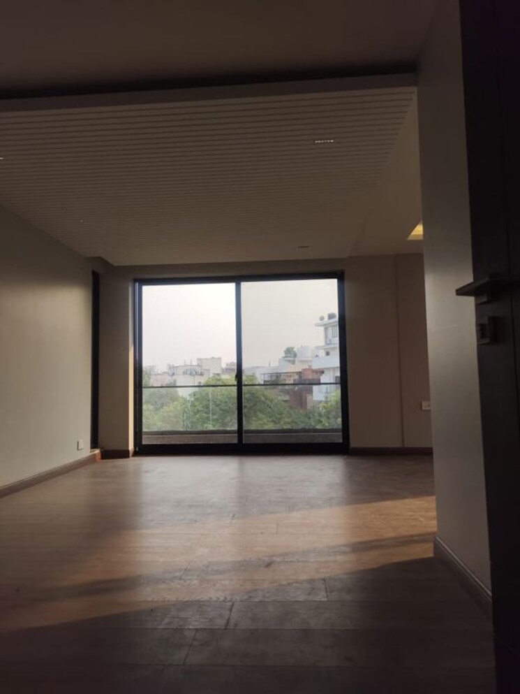 Room, south extension ii 4 Bedroom 4500 Sq.Ft. Builder Floor In South Extension ii Delhi 9819770