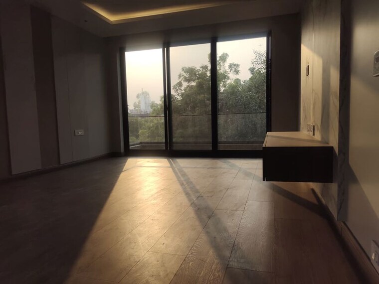 Room, south extension ii 4 Bedroom 4500 Sq.Ft. Builder Floor In South Extension ii Delhi 9819770