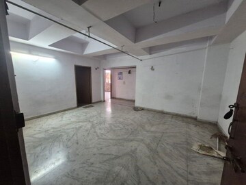 Room in 2 BHK Apartment at Durgakund – for Rent