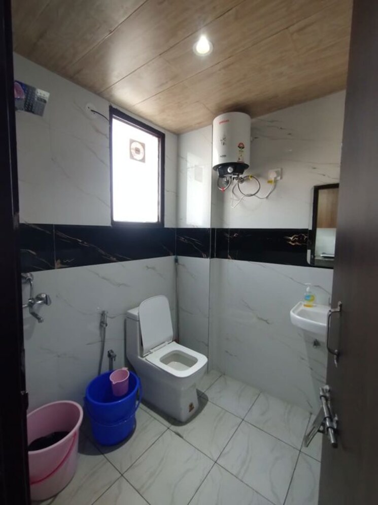 Master Bedroom, lajpat nagar i 3 Bedroom 100 Sq.Yd. Apartment In Lajpat Nagar I Delhi 9819775