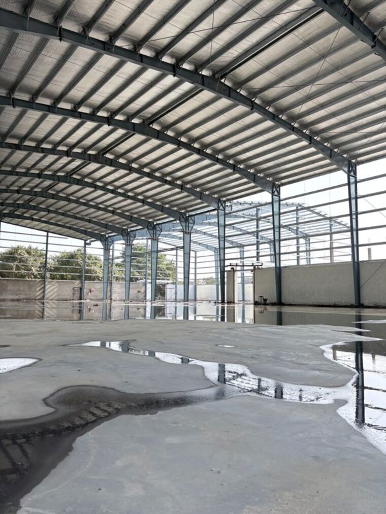  Parking, sisandi road Commercial Warehouse 50000 Sq.Ft. In Sisandi Road Lucknow 9819779