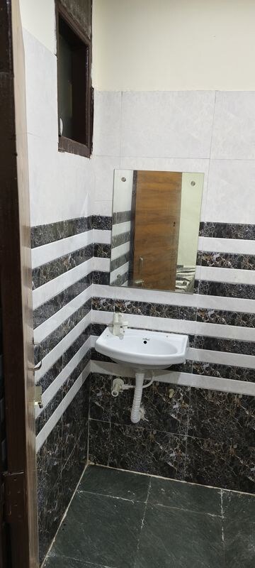 1.5 BHK Apartment – Exterior View View at Shree Krishna Apartments Noida, Sector 117 - for Rent