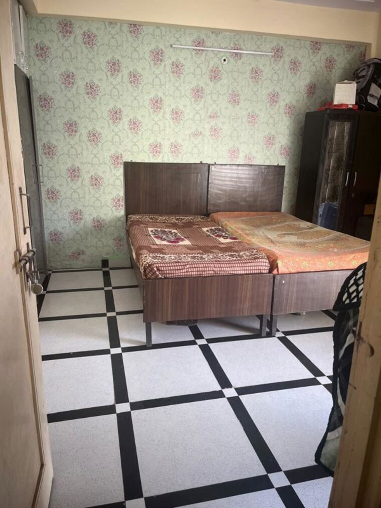 Bedroom, sector 63a Pg For Boys & Girls In Sector 63a 9819842