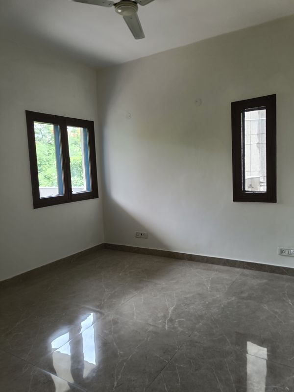 3 BHK + Pooja Room Apartment For Sale in Vasundhara Enclave