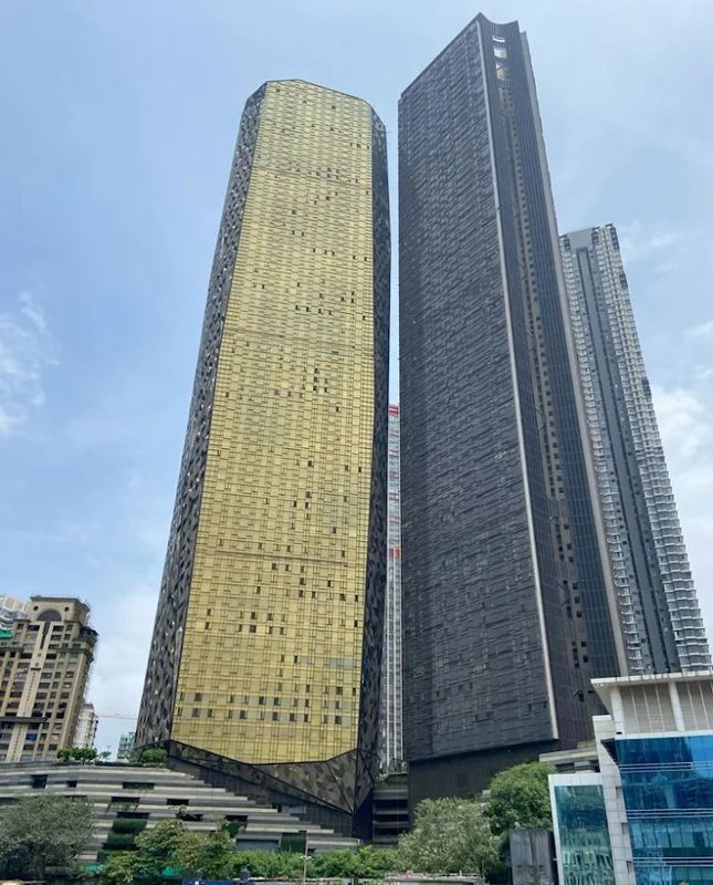 3 BHK + Servant Room Apartment For Sale in Lodha Trump Tower