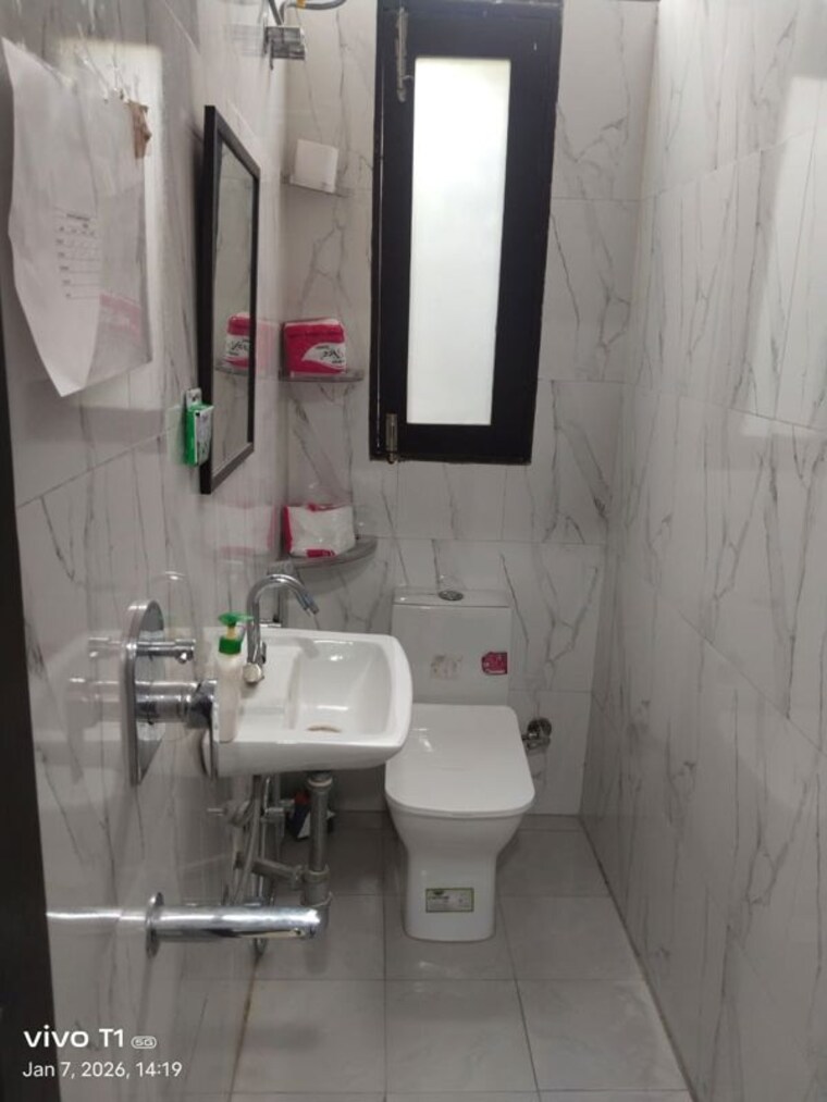 Bathroom, malviya nagar 3 Bedroom 300 Sq.Ft. Apartment In Malviya Nagar Delhi 9819867