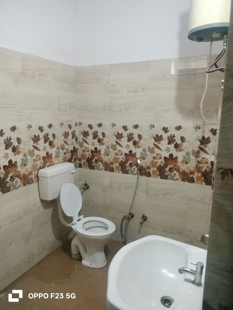 Bathroom, gomti nagar 1 Bedroom 1230 Sq.Ft. Builder Floor In Gomti Nagar Lucknow 9819885