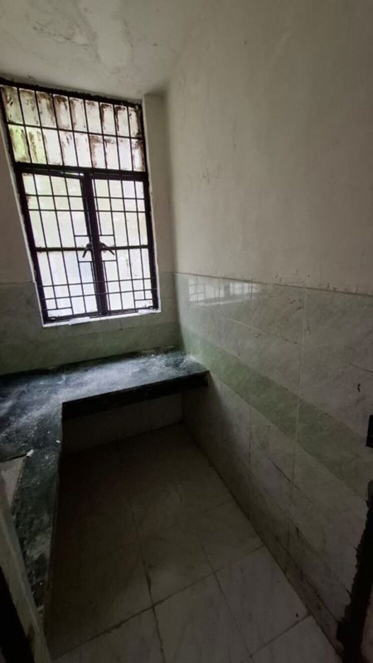 Kitchen, sector 10 greater noida 1.5 Bedroom 30 Sq.Mt. Apartment In Sector 10 Greater Noida Greater Noida 9819917