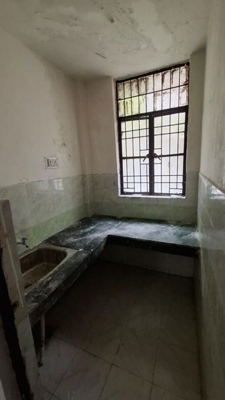 Kitchen, sector 10 greater noida 1.5 Bedroom 30 Sq.Mt. Apartment In Sector 10 Greater Noida Greater Noida 9819917