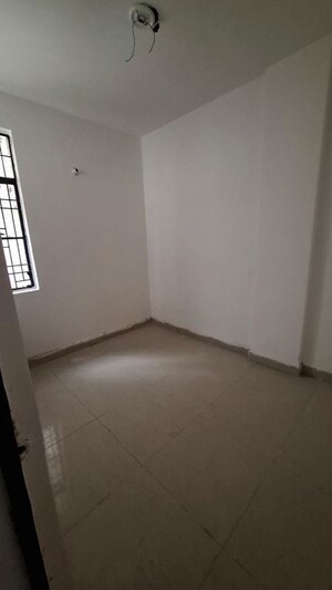 Room in 1.5 BHK Apartment at Sector 10 Greater Noida – for Sale