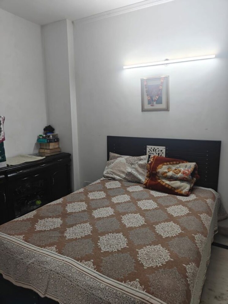 Bedroom, lajpat nagar 2 Bedroom 900 Sq.Ft. Builder Floor In Lajpat Nagar Delhi 9819935