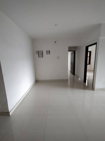 Room in 3 BHK Apartment at Sai Siddhi Tower, Ghatkopar East – for Rent