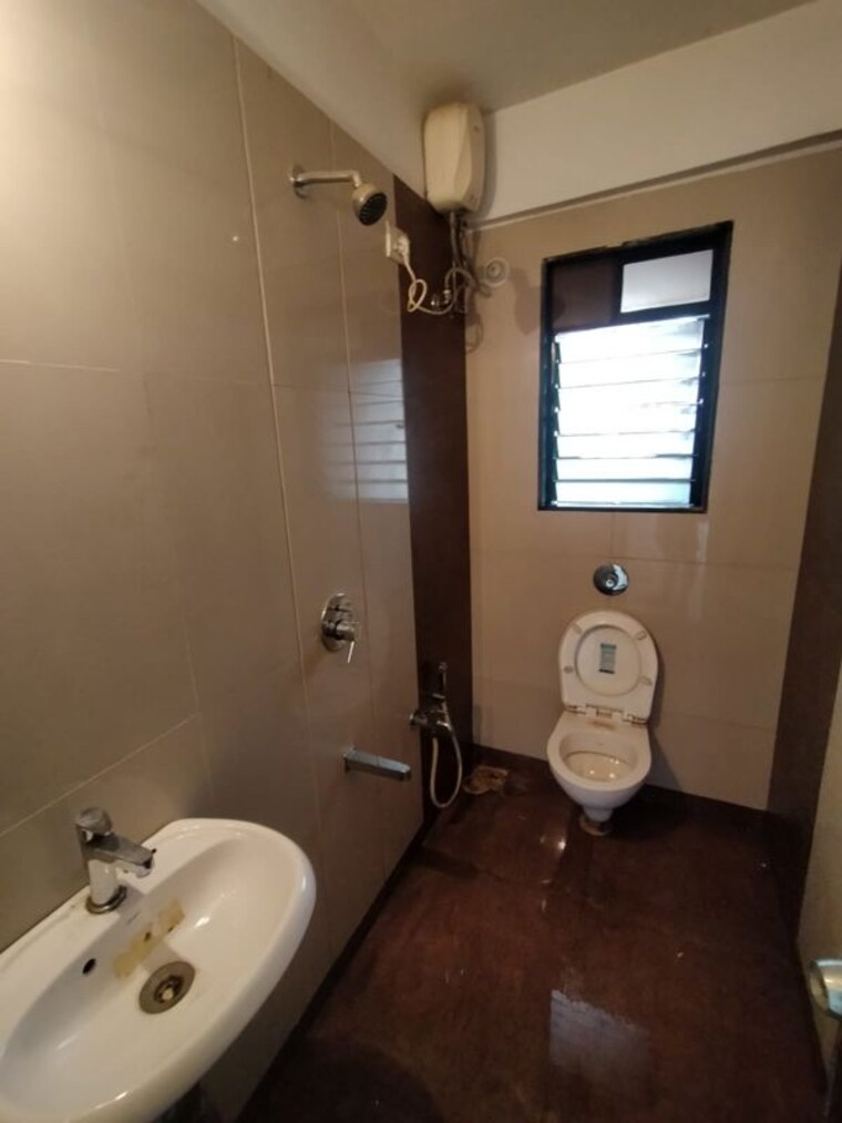 Bathroom, sai-siddhi-tower 3 Bedroom 1200 Sq.Ft. Apartment In Ghatkopar East Mumbai 9486799