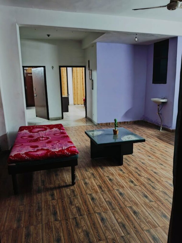 Bedroom, shivalik colony 2 Bedroom 200 Sq.Yd. Apartment In Shivalik Colony Delhi 9820000