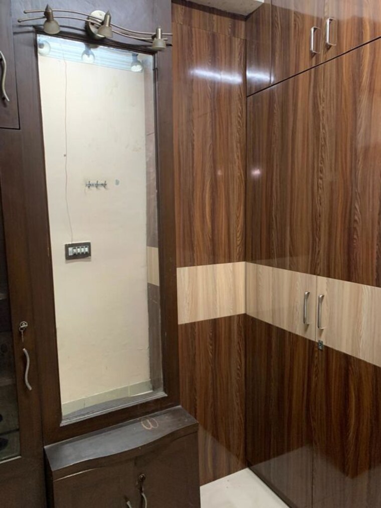 undefined, shivalik colony 2 Bedroom 200 Sq.Yd. Apartment In Shivalik Colony Delhi 9820000