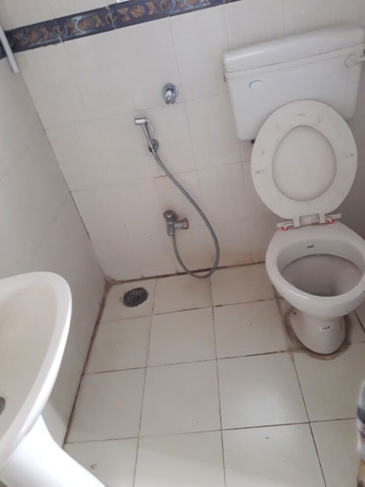 Bathroom, bhusari colony 3 Bedroom 1348 Sq.Ft. Apartment In Bhusari Colony Pune 9819990