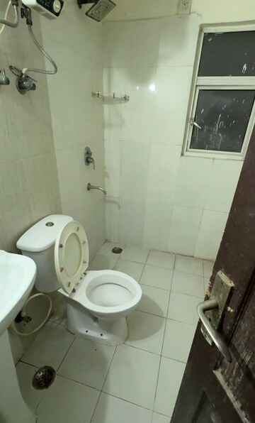 Bathroom in 3 BHK Apartment at Sector 76 – for Rent
