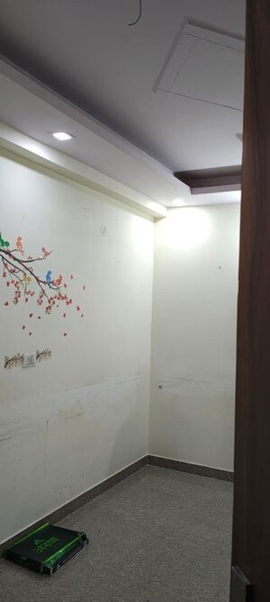 Room in 2.5 BHK Builder Floor at New Ashok Nagar – for Rent