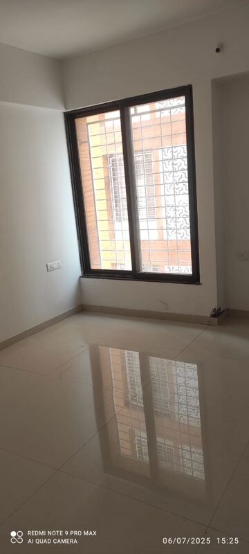 Room in 2 BHK Apartment at ARV Uthville, Kharadi – for Rent