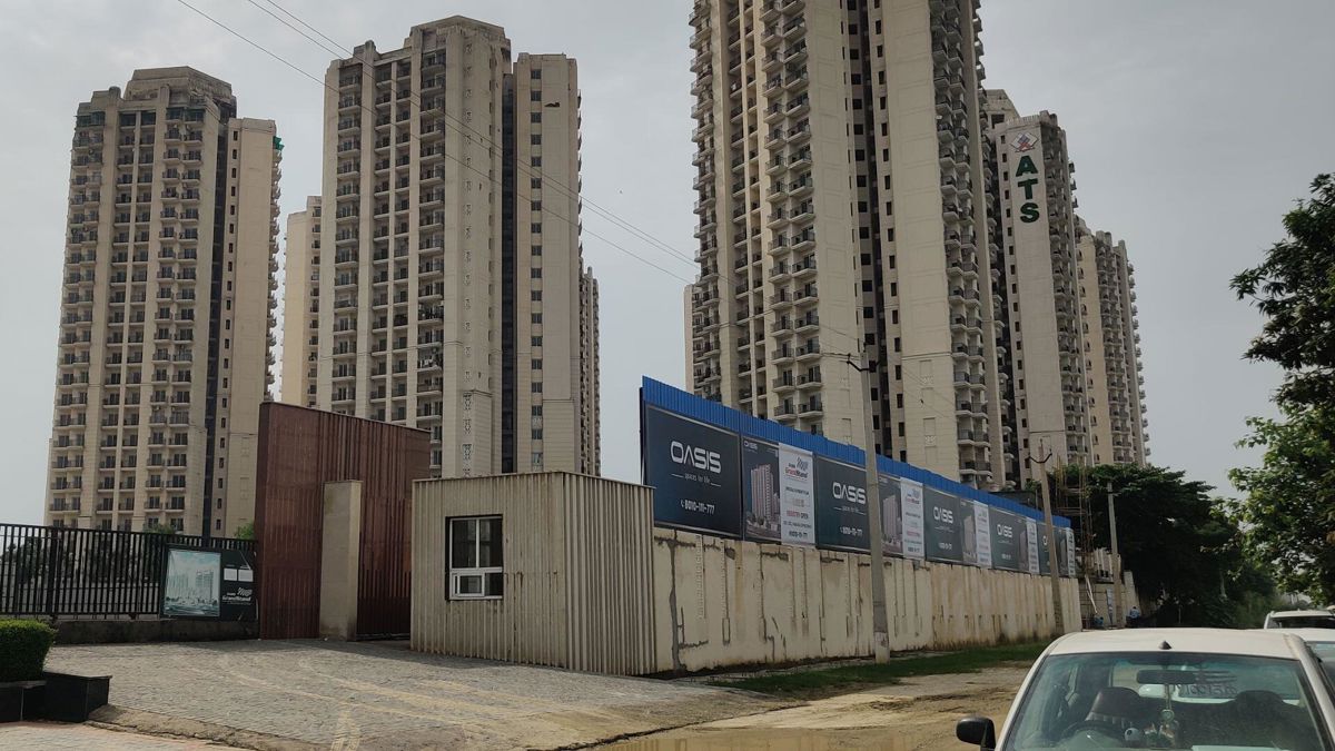 1 BHK + Study Room 790 Sq.Ft. Apartment in Oasis GrandStand