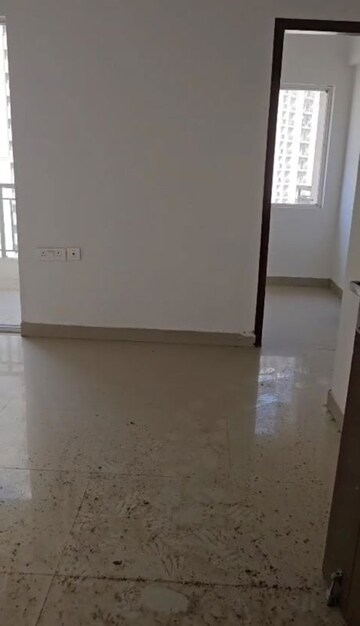 Furnished Amenities in 1 BHK Apartment at Oasis GrandStand, Sector 22d Yamuna Expressway – for Rent