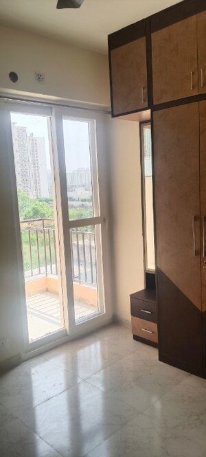 2 BHK Apartment For Rent in MRG The Balcony, Sector 93
