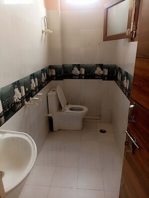 Master Bedroom in 2 BHK Apartment at Malviya Nagar – for Rent