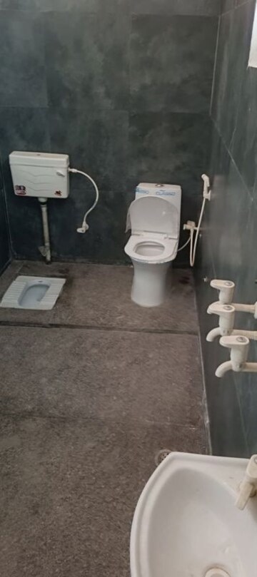 Master Bedroom in 2 BHK Builder Floor at Ganesh Nagar – for Rent