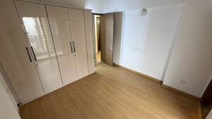 Room in 4 BHK Apartment at Godrej Woods, Sector 43 – for Rent