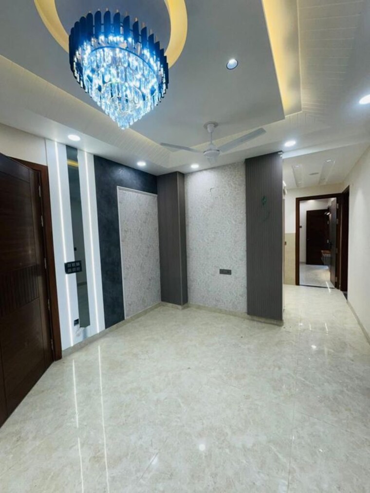 Room, nawada 3 Bedroom 110 Sq.Yd. Builder Floor In Nawada Delhi 9820124