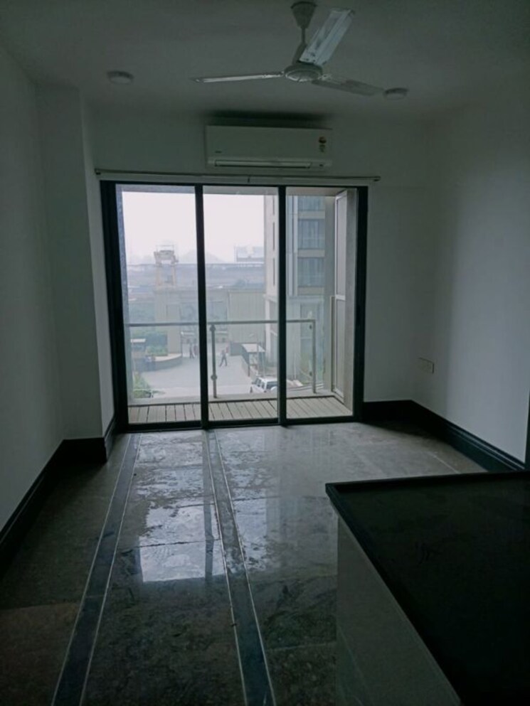 Room, lodha-new-cuffe-parade 1 Bedroom 514 Sq.Ft. Apartment In Wadala Mumbai 9820138