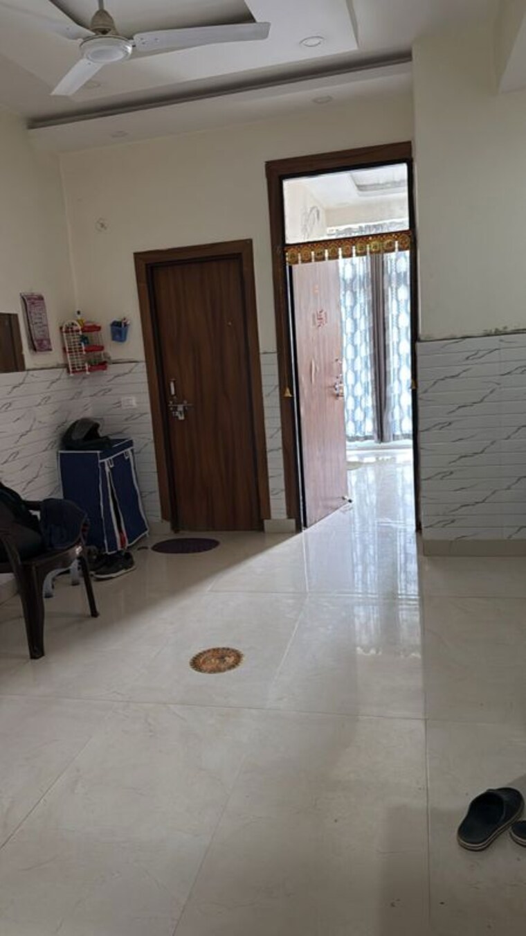 Living Room, bisrakh jalalpur 2 Bedroom 850 Sq.Ft. Apartment In Bisrakh Jalalpur Greater Noida 9820141