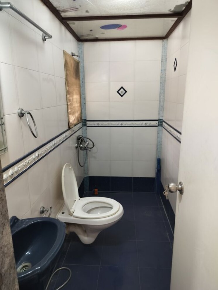 Bathroom, garden-avenue 2 Bedroom 1300 Sq.Ft. Apartment In Nerul Sector 21 Navi Mumbai 9820171
