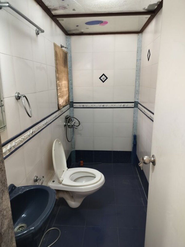 Bathroom, garden-avenue 2 Bedroom 1300 Sq.Ft. Apartment In Nerul Sector 21 Navi Mumbai 9820171