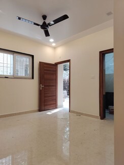 4 BHK + Extra Room Apartment For Rent in Vasant Kunj