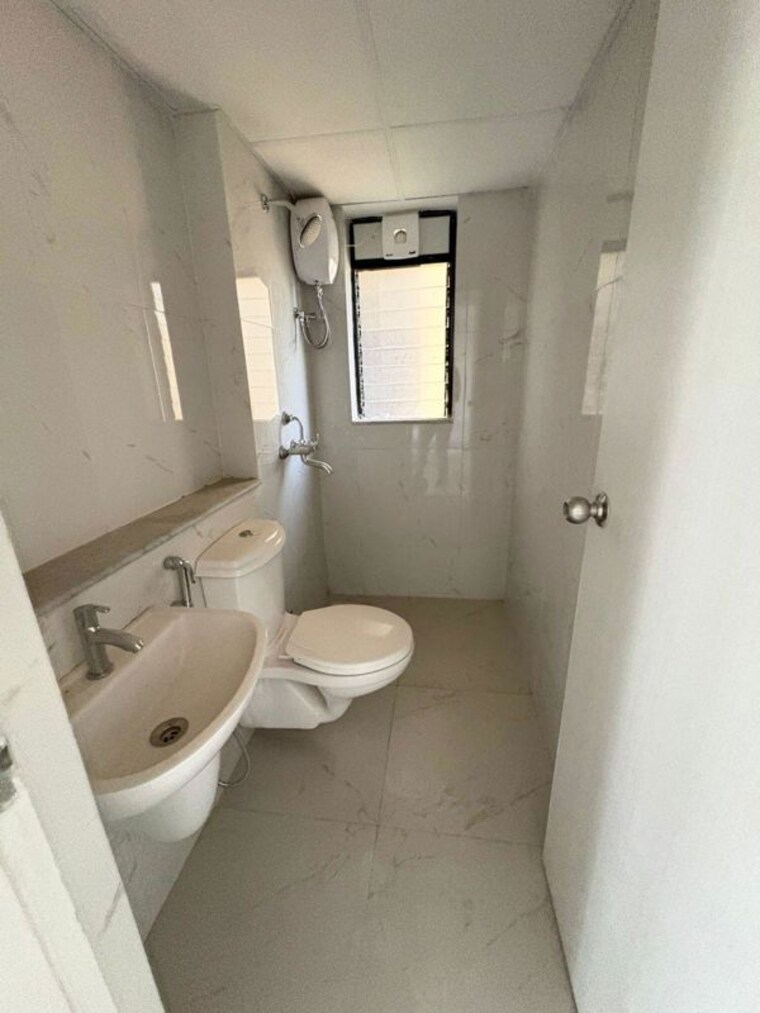 Bathroom, runwal-gardens-phase-2 2 Bedroom 674 Sq.Ft. Apartment In Dombivli East Thane 9820175