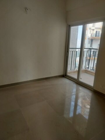 Room in 3 BHK Apartment at Amrapali Terrace Homes, Tech Zone 4 Greater Noida – for Sale