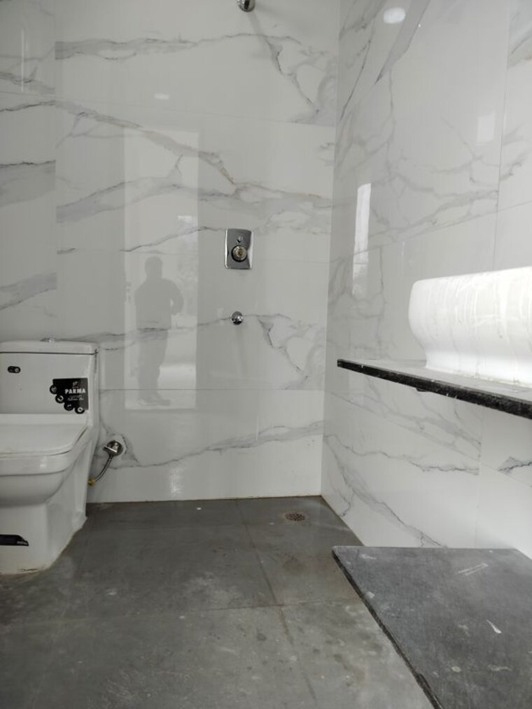 Bathroom, vasant kunj 2 Bedroom 800 Sq.Ft. Apartment In Vasant Kunj Delhi 9820208