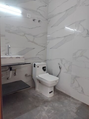 Master Bedroom in 2 BHK Apartment at Vasant Kunj – for Rent