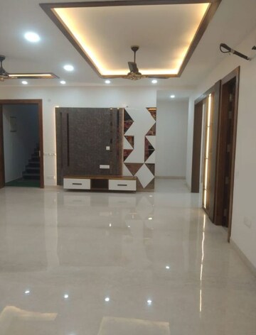 Living Room in 3.5 BHK Builder Floor at Jadhunath Enclave, Sector 29 – for Rent