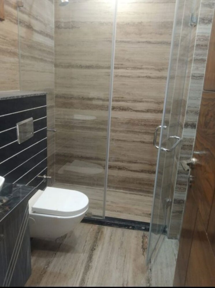 Bathroom, jadhunath-enclave 3.5 Bedroom 350 Sq.Ft. Builder Floor In Sector 29 Faridabad 9820211
