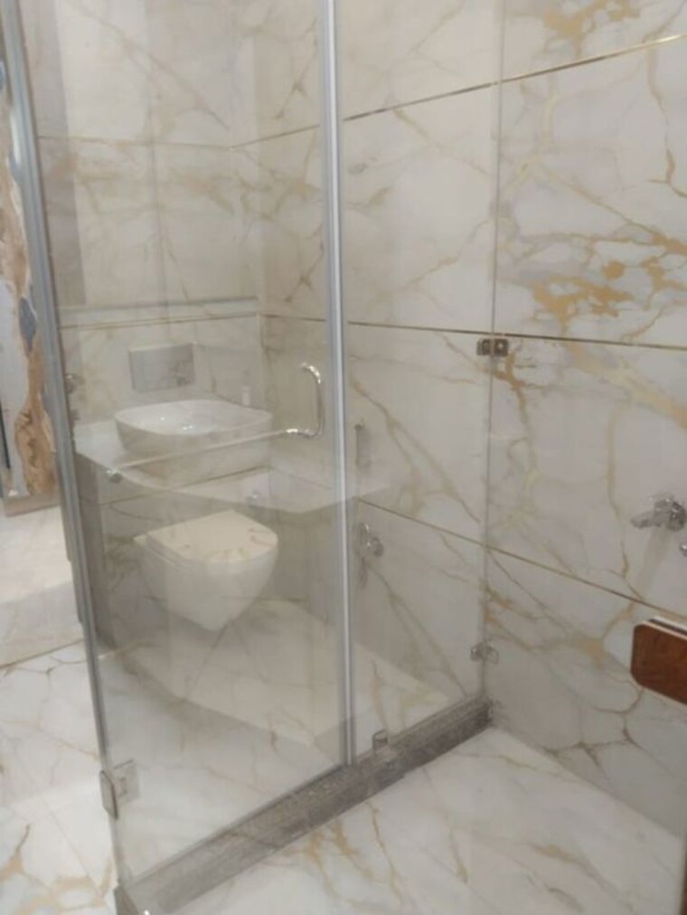 Bathroom, jadhunath-enclave 3.5 Bedroom 350 Sq.Ft. Builder Floor In Sector 29 Faridabad 9820211