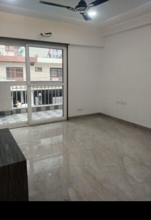 Room in 3.5 BHK Builder Floor at Jadhunath Enclave, Sector 29 – for Rent