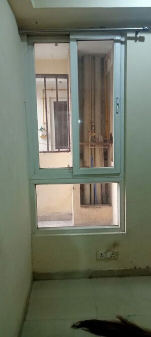 Room in 2 BHK Apartment at Galaxy Vega, Tech Zone 4 Greater Noida – for Rent