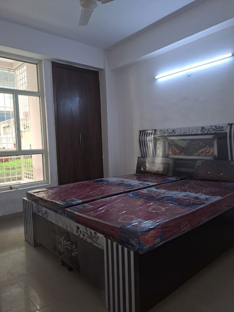 Bedroom, rwa-jalvayu-vihar 3 Bedroom 1800 Sq.Ft. Apartment In Sector 25 Noida 9820256