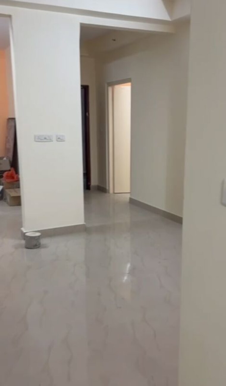 Room, upavp-ganga-yamuna-and-hindon-enclave 4 Bedroom 180 Sq.Yd. Apartment In Pratap Vihar Ghaziabad 9820254