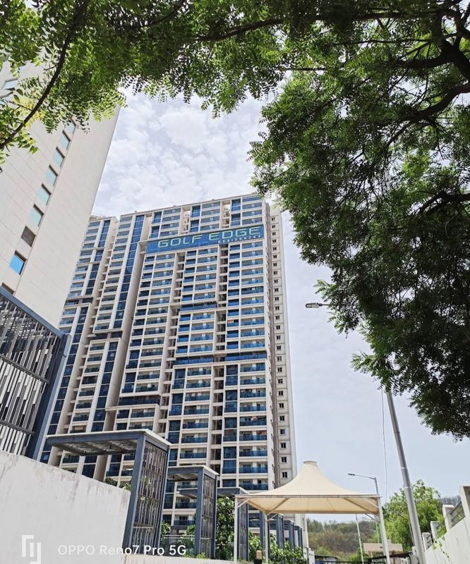 2 BHK 1100 Sq.Ft. Apartment in Golf Edge