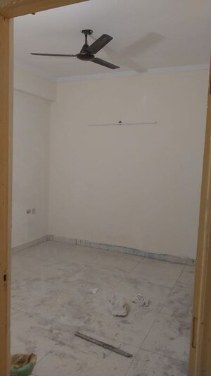 Room in 2 BHK Apartment at Value Meadows Vista, Raj Nagar Extension – for Sale